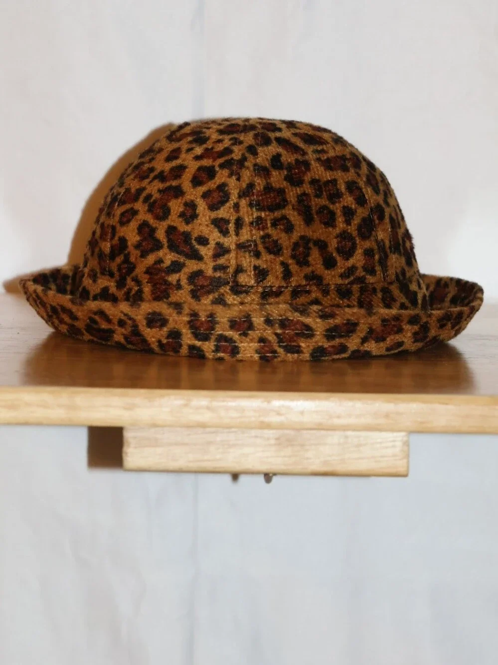 Girls' Vintage Style Leopard Print Bowler Cloche Rounded Crown Derby Hat.